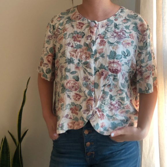 vintage floral crop top with button detail - Picture 1 of 6